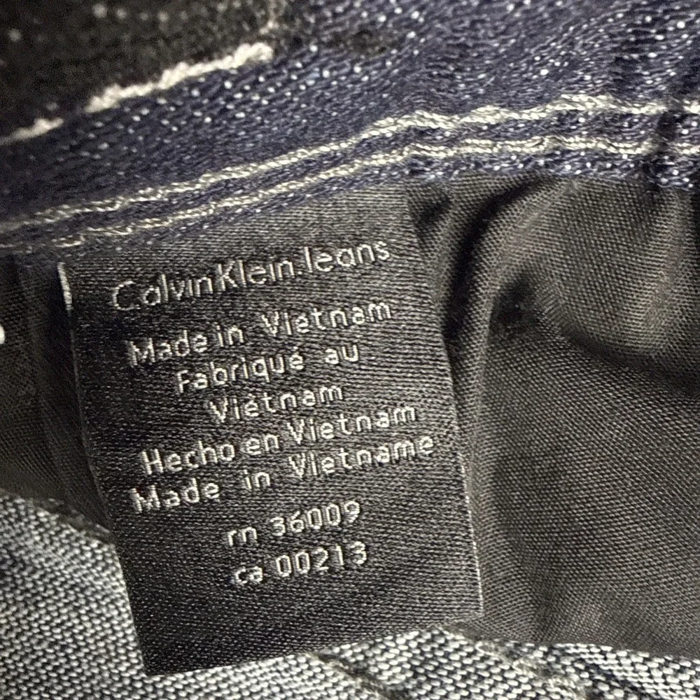 Calvin‎ Klein Men's Low Rise  Skinny Jeans 30×32